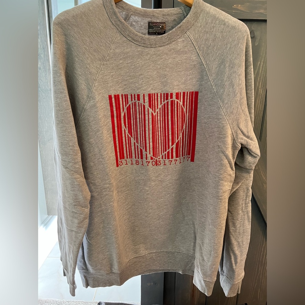 Like new Elleandemm sweatshirt